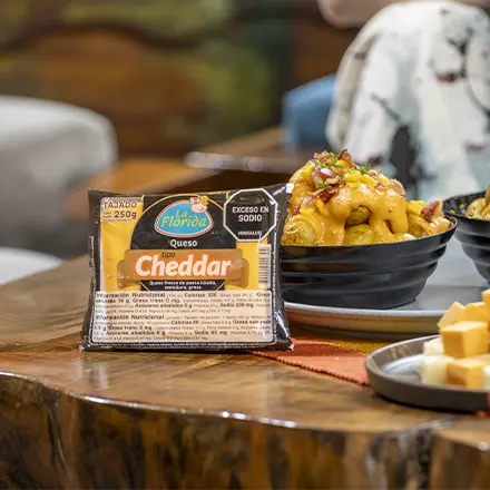 Quesos La Florida Queso Cheddar